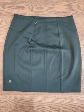 lululemon athletica Women's Forest Green Pencil Athletic Skirt